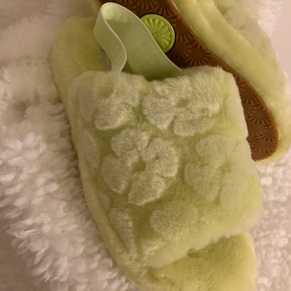 UGG Women’s Fluff Yeah Slide, Poppy Slipper NWOT - Picture 4 of 4